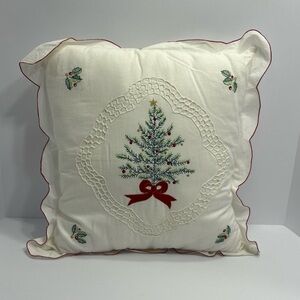 Embroidered Christmas Tree Pillow White Green Edging Lace Wreath Design Good Con